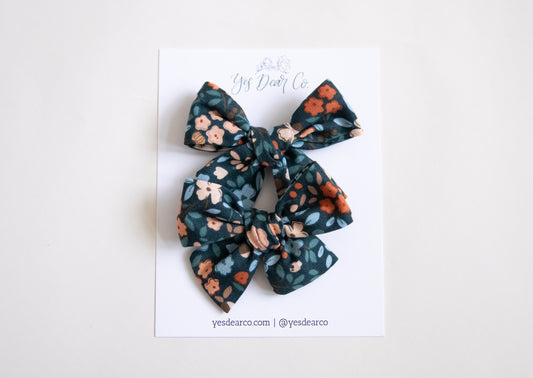 Navy Floral | Pigtail Bows