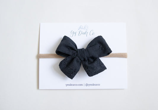 Black Eyelet | Small Pinwheel