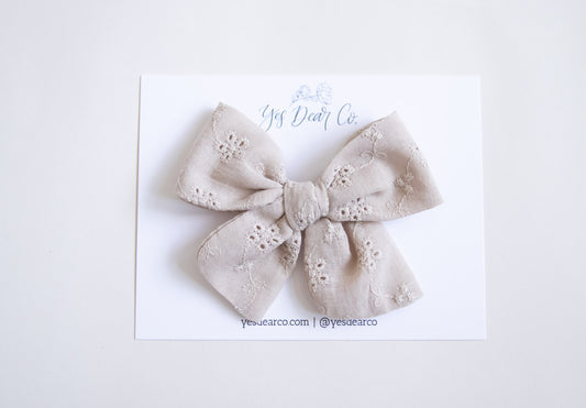 Wheat Eyelet | Large Pinwheel