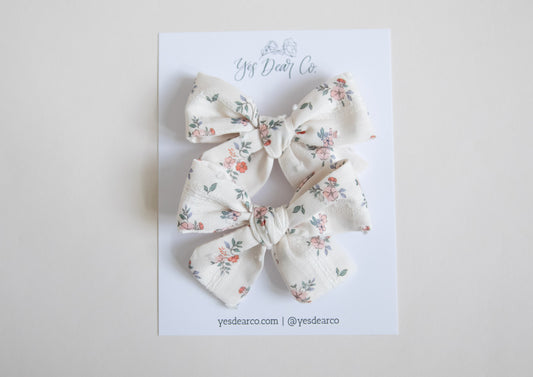 Vintage White Flowers | Pigtail Bows