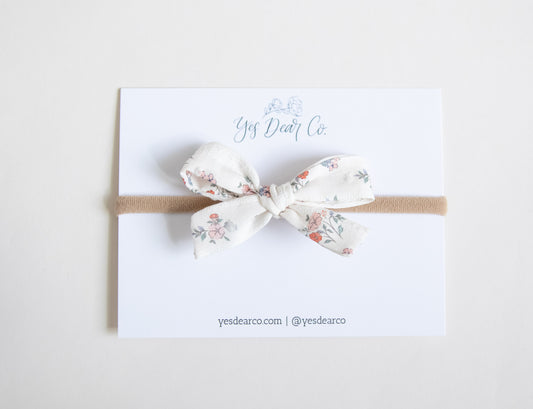 Vintage White Flowers | Midi School Girl